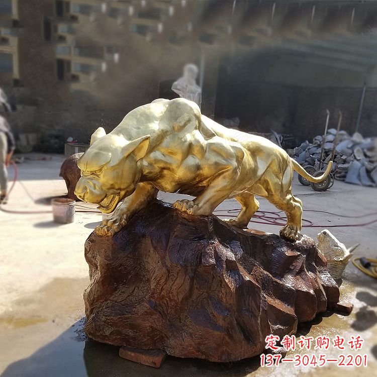 聊城豹子铸铜雕塑-公园景区情景动物雕塑