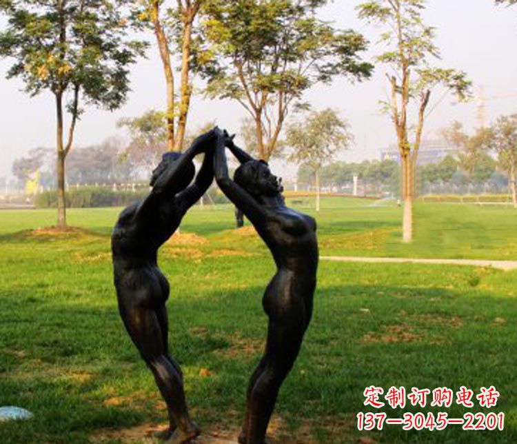 聊城情侣之恋——让爱永不褪色的铜雕