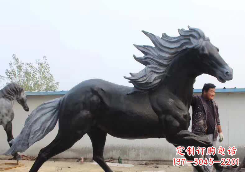 聊城奔马仿真马雕塑