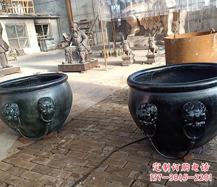 聊城铜雕制的水缸摆件