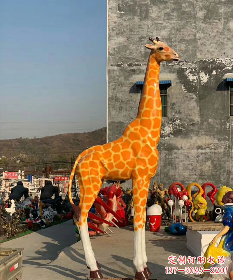 聊城玻璃刚彩绘长颈鹿艺术雕塑