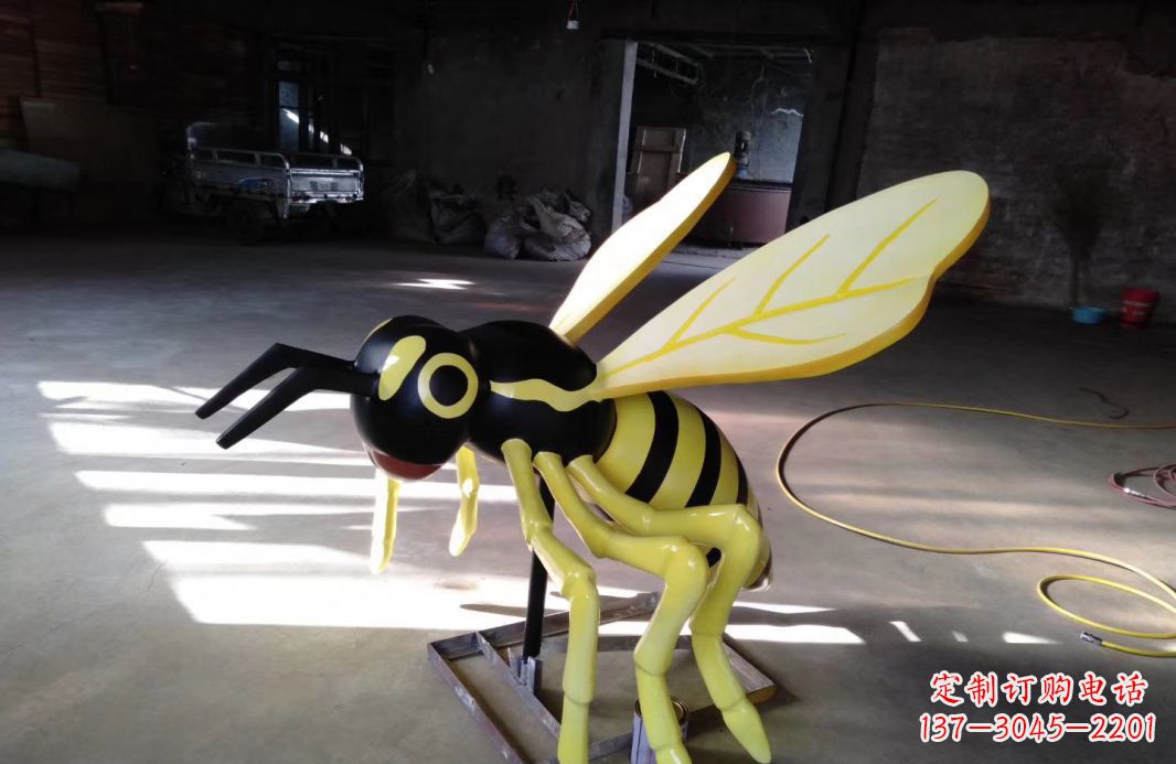 聊城玻璃蜜蜂雕塑让自然之美展现
