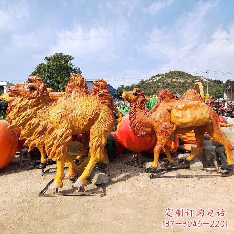 聊城玻璃钢彩绘仿真骆驼雕塑艺术之美的完美呈现
