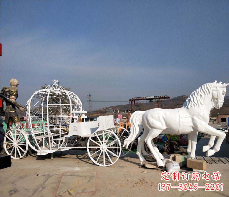 聊城玻璃钢城市的马车雕塑