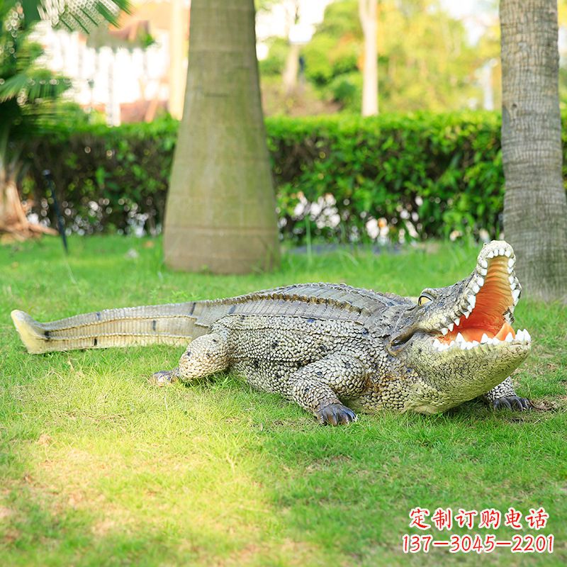 聊城玻璃钢仿真动物雕塑点亮园林景观