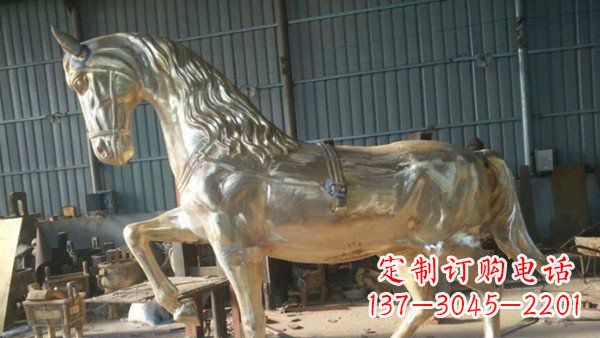 聊城玻璃钢仿铜动物雕塑——给马公园带来活力