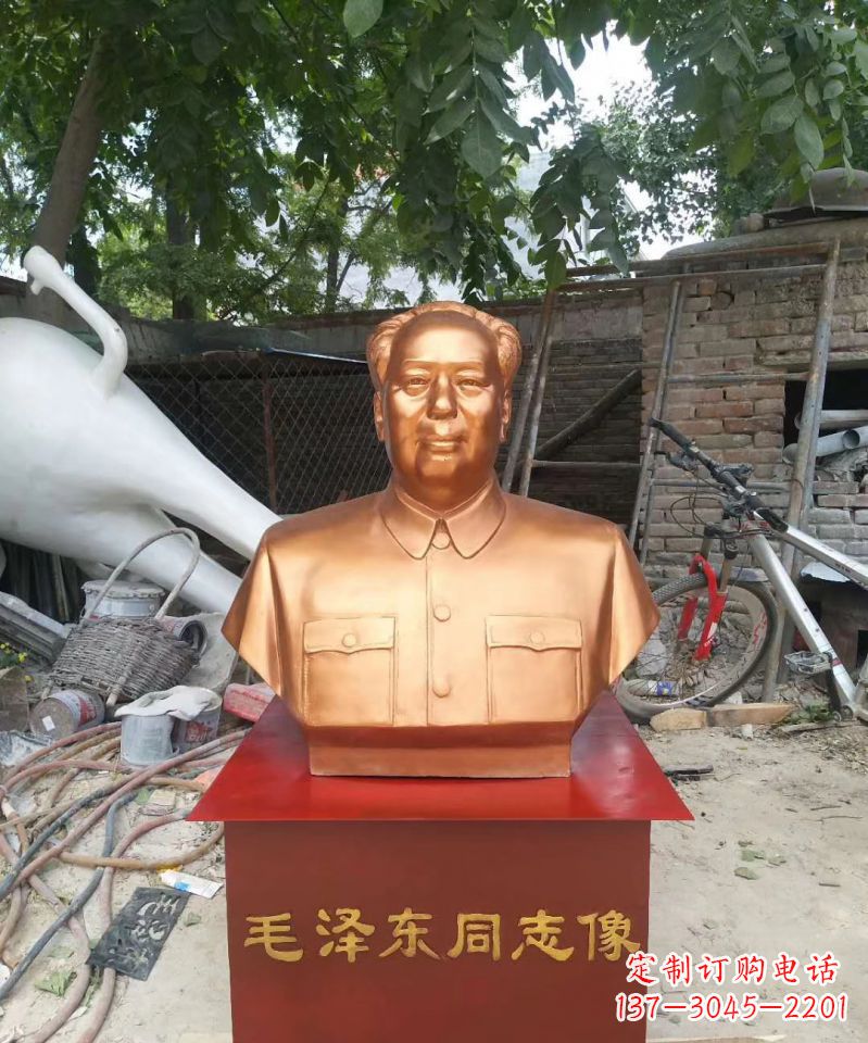 聊城玻璃钢毛泽东雕塑表达伟大领袖的精神魅力
