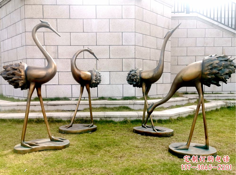 聊城玻璃钢仿铜仙鹤雕塑以自然之美为灵感