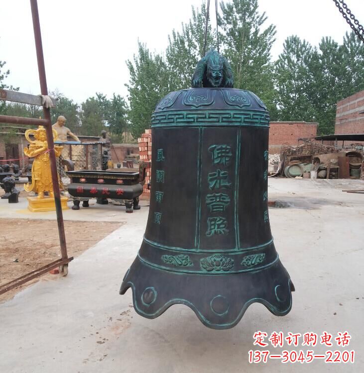聊城玻璃钢铜钟雕塑精美外观，持久耐用
