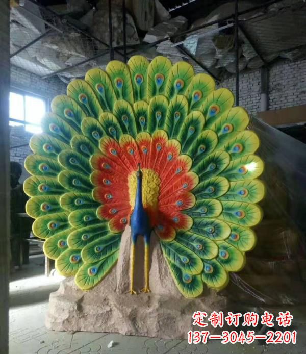 聊城玻璃钢制作的孔雀雕塑