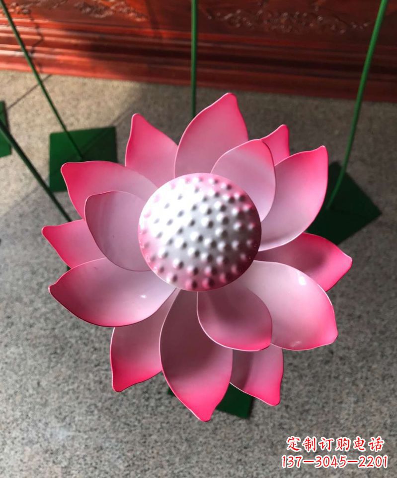 聊城玻璃钢荷花雕塑
