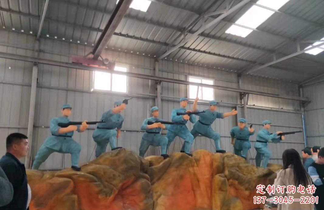 聊城英雄雕塑玻璃钢仿真抗战人物景观雕塑