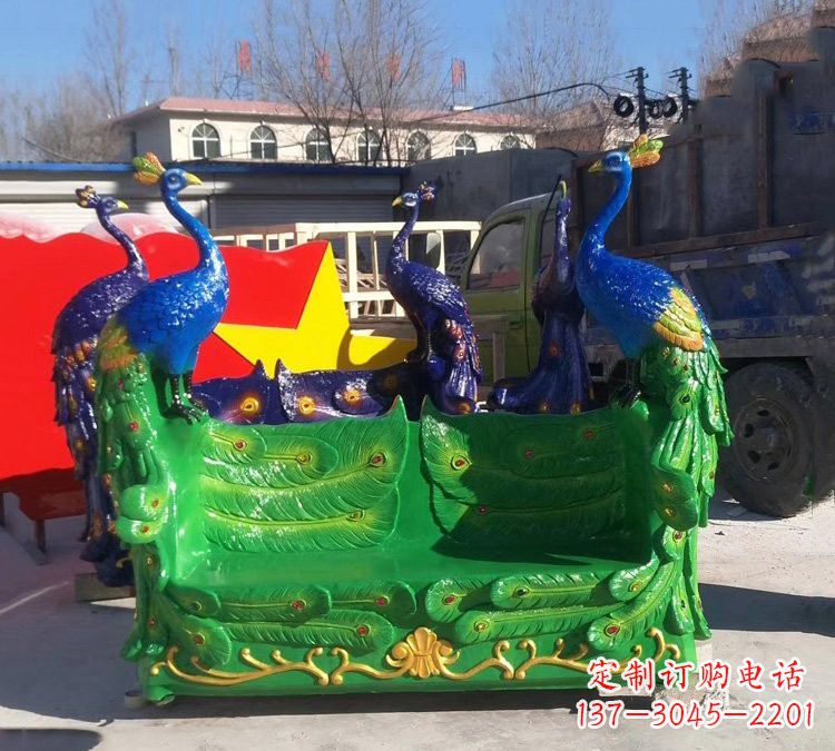 聊城玻璃钢孔雀雕塑给您带来精美的艺术体验
