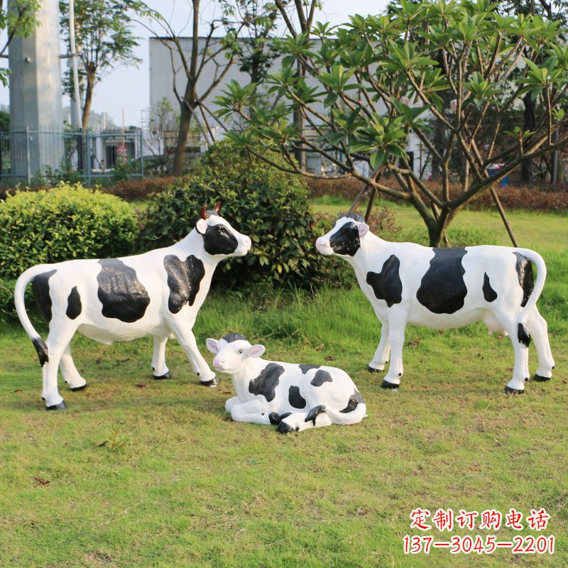 聊城玻璃钢仿真奶牛雕塑