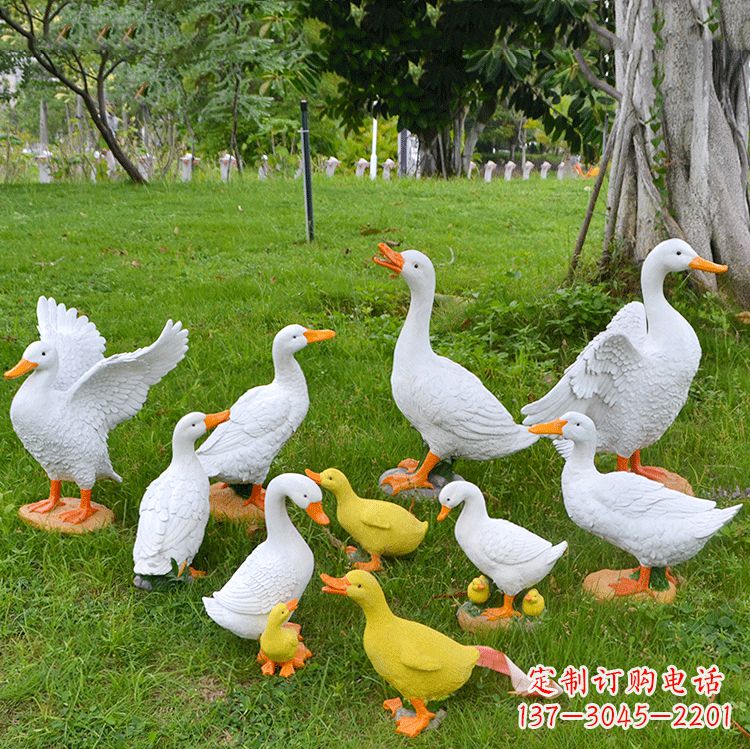 聊城玻璃钢仿真动物雕塑——漫步田园风情