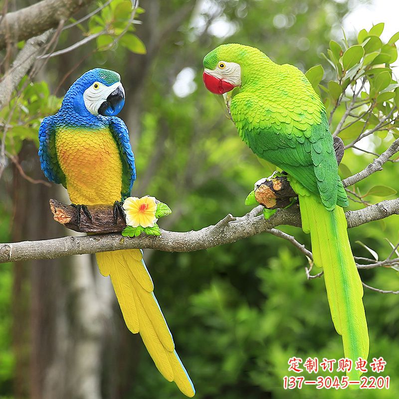 聊城精美玻璃钢鹦鹉雕塑,点缀公园美景