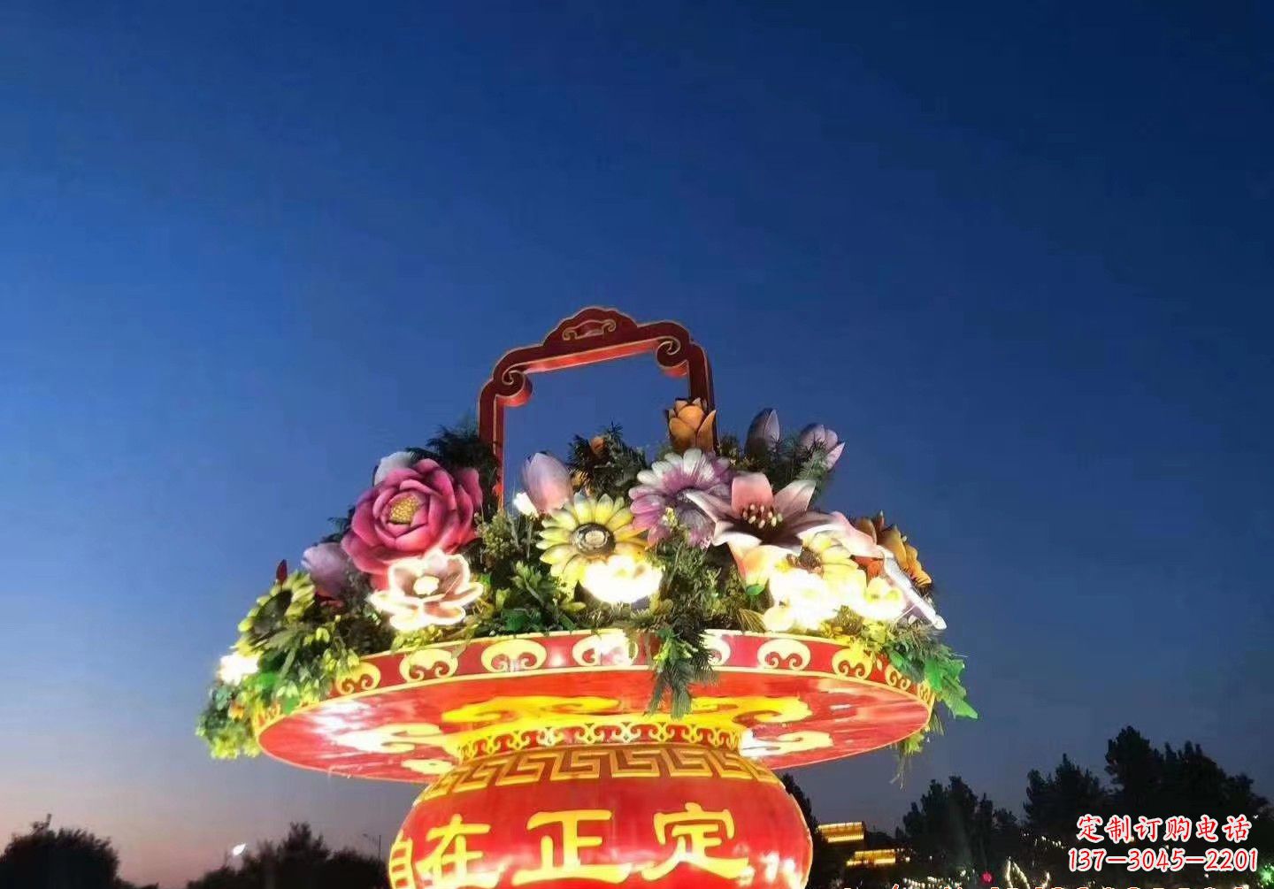 聊城玻璃钢花篮景观雕塑让美景永恒