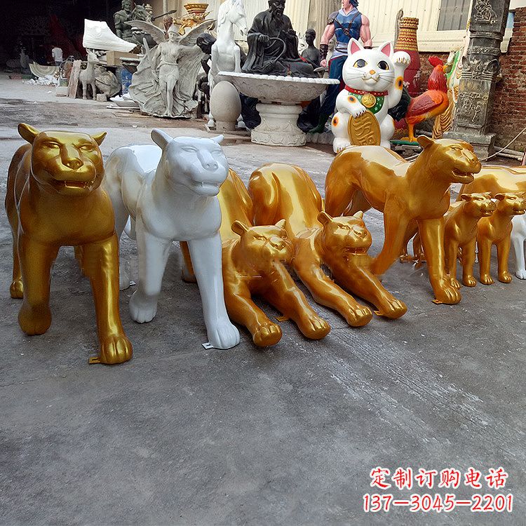 聊城玻璃钢金钱豹雕塑,定制精美动物雕塑摆件