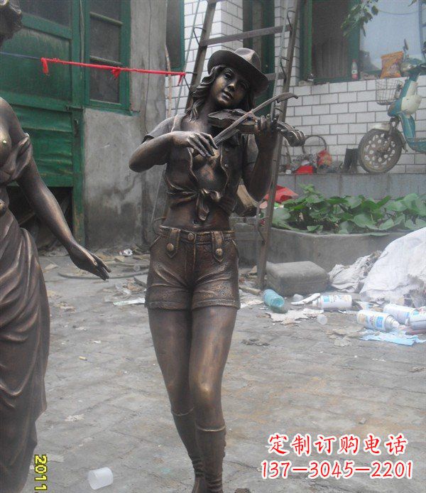 聊城美丽的玻璃钢女性雕塑