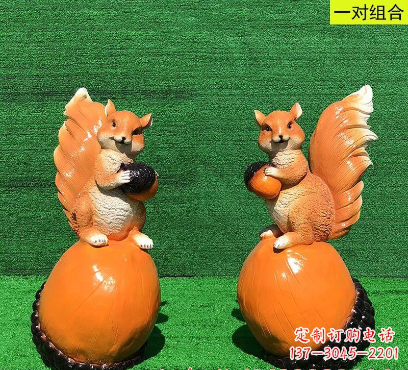 聊城玻璃钢松鼠雕塑艺术精品
