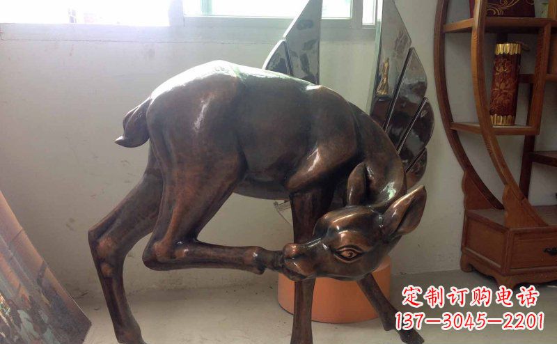 聊城玻璃钢小鹿仿铜动物雕塑