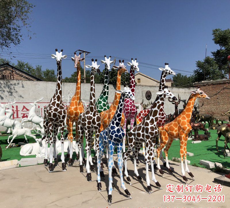 聊城长颈鹿雕塑优雅的艺术品