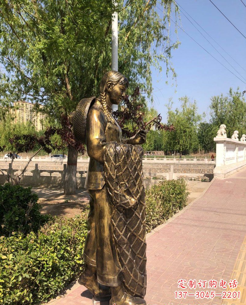 聊城农家女人的铜雕之美