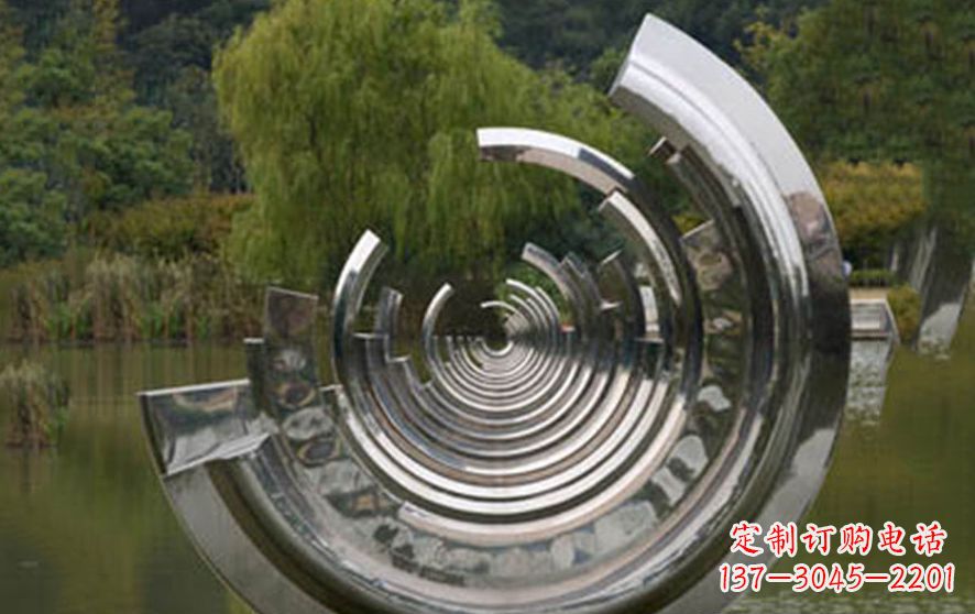 聊城不锈钢半圆字母景观雕塑——美化环境的艺术