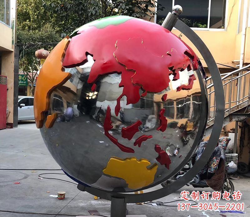 聊城不锈钢彩绘地球仪雕塑与世界接轨