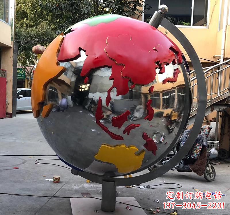 聊城不锈钢彩绘地球仪雕塑