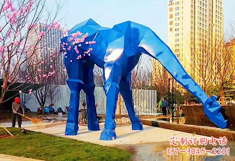 聊城不锈钢彩色大型几何长颈鹿雕塑