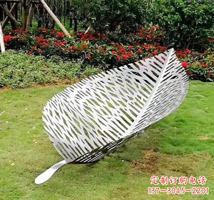 聊城不锈钢树叶雕塑艺术与美的结合