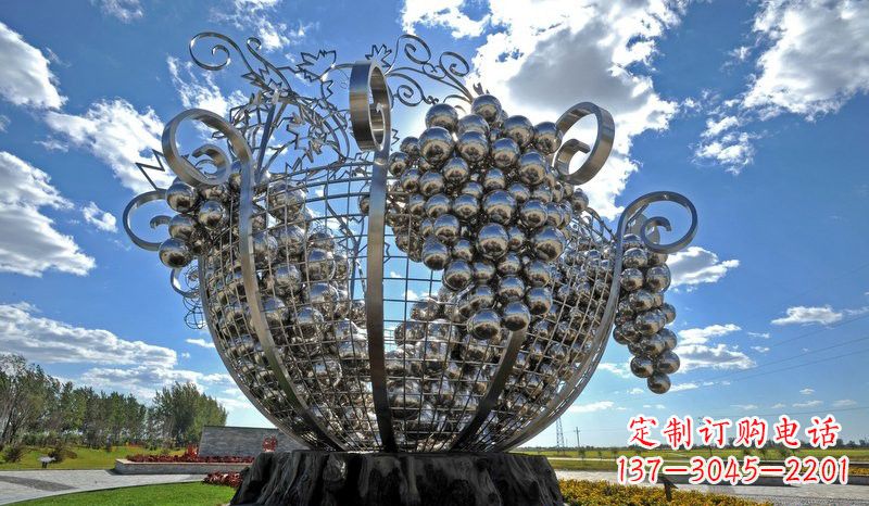 聊城不锈钢葡萄雕塑——城市的艺术之美