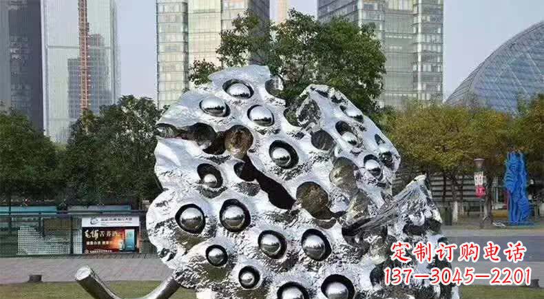 聊城不锈钢城市的莲蓬雕塑