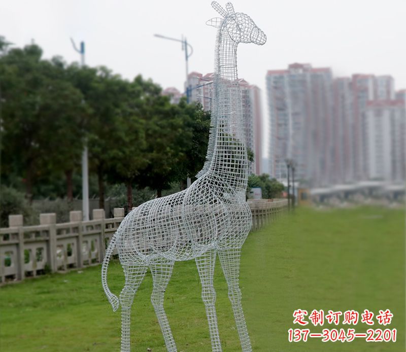 聊城不锈钢城市的长颈鹿雕塑