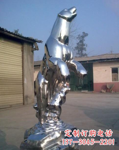 聊城不锈钢北极熊雕塑雕刻精美、经久耐用
