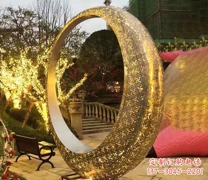 聊城不锈钢发光月亮雕塑艺术与科技的结合