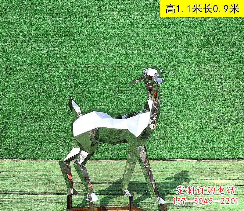 聊城不锈钢小鹿雕塑精致而可爱