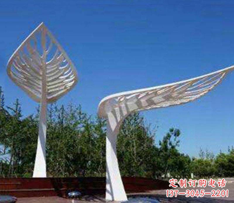 聊城精美不锈钢树叶雕塑