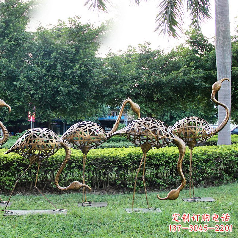 聊城不锈钢仙鹤雕塑摆件美丽的园林装饰