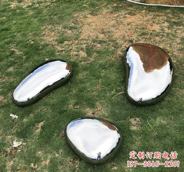 聊城不锈钢鹅卵石雕塑精致与经典的完美结合