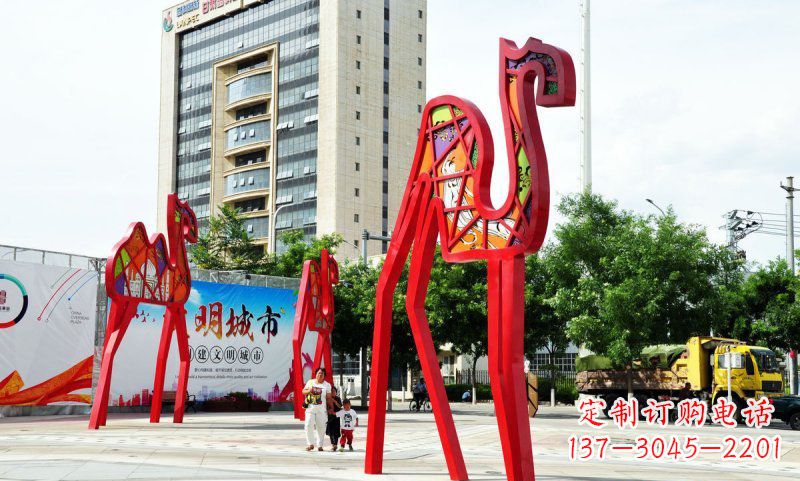 聊城不锈钢大型骆驼雕塑