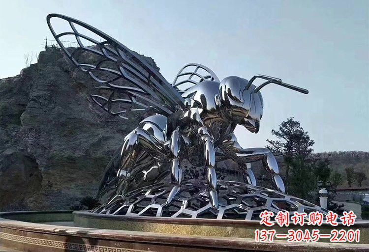 聊城不锈钢大型蜜蜂雕塑铸造出精美绝伦的艺术杰作