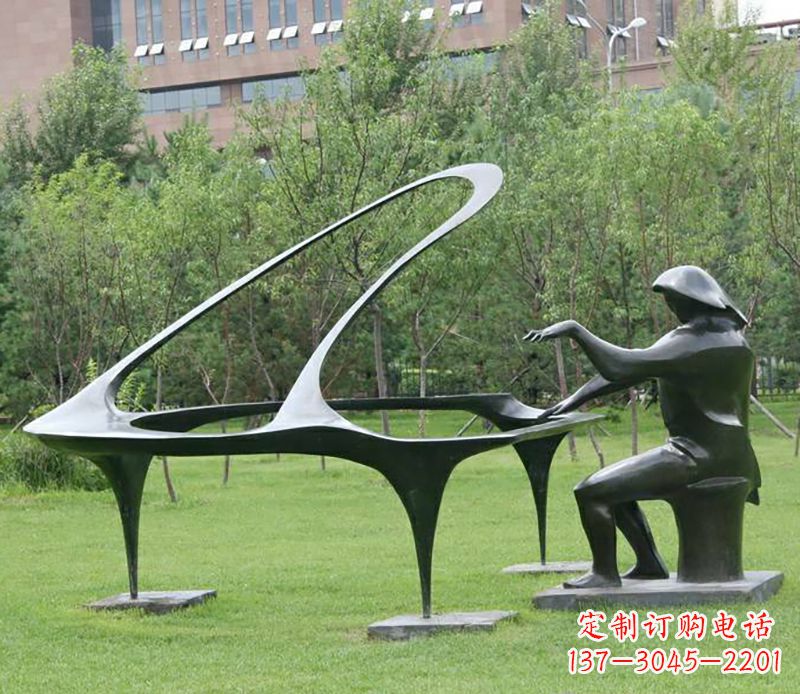 聊城不锈钢钢琴雕塑——激发人们心中的音乐