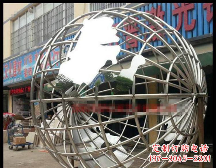聊城纪念地球的不锈钢雕塑