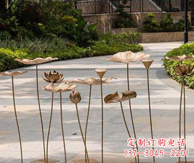 聊城不锈钢锻造荷花装饰雕塑——精美绝伦