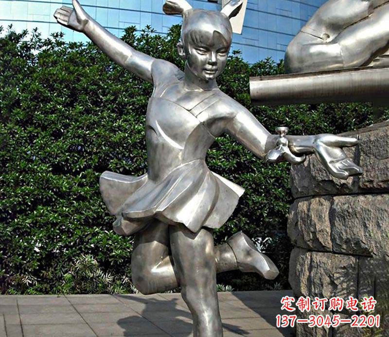 聊城不锈钢儿童踢毽子雕塑传承传统文化
