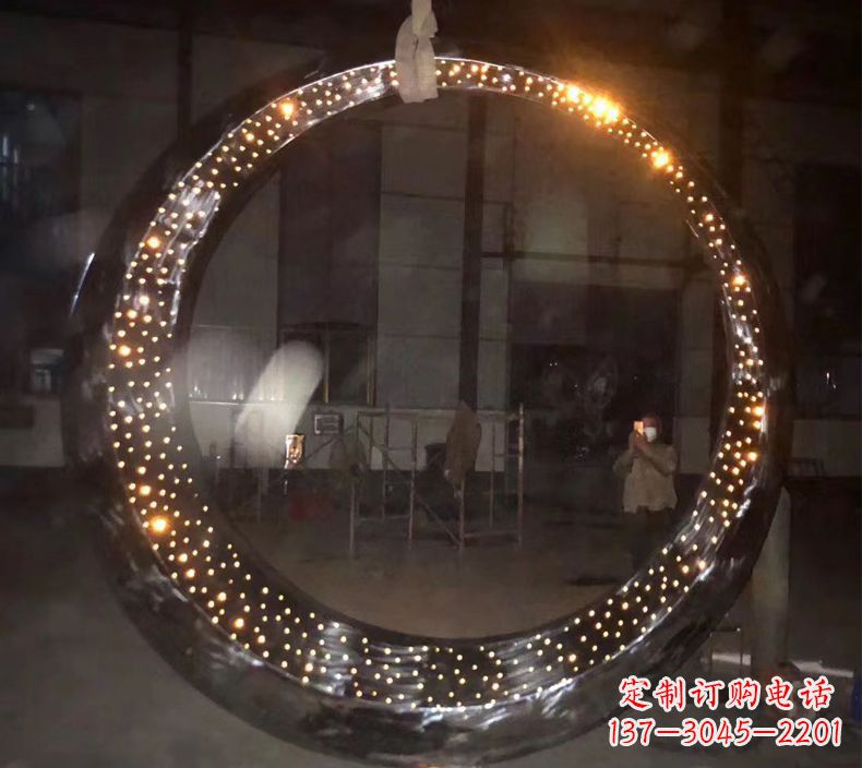 聊城璀璨夜空,不锈钢发光月亮雕塑
