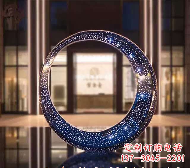 聊城不锈钢发光月亮雕塑照亮夜空的梦幻之光