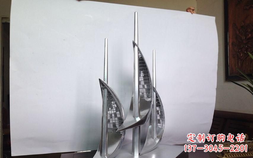 聊城不锈钢帆船雕塑传承精神的象征